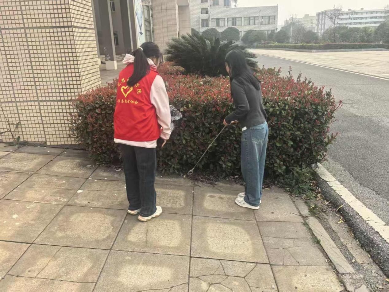 【“学雷锋月”活动】马克思主义学院青协开展“生态文明，青年先行”志愿服务活动